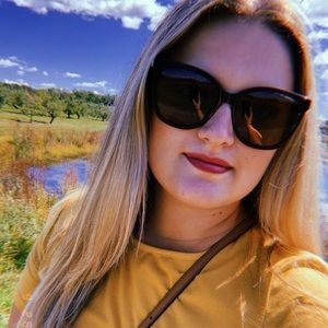 Meet your Posher, Victoria